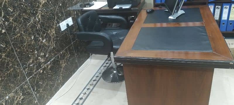 3x office computer table with side rake 2