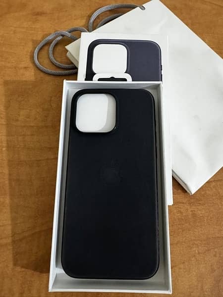 iPhone 15 Pro Max FineWoven Case Black 9.5/10 6