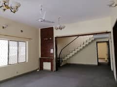Unoccupied House Of 1000 Square Yards Is Available For rent In F-7 0