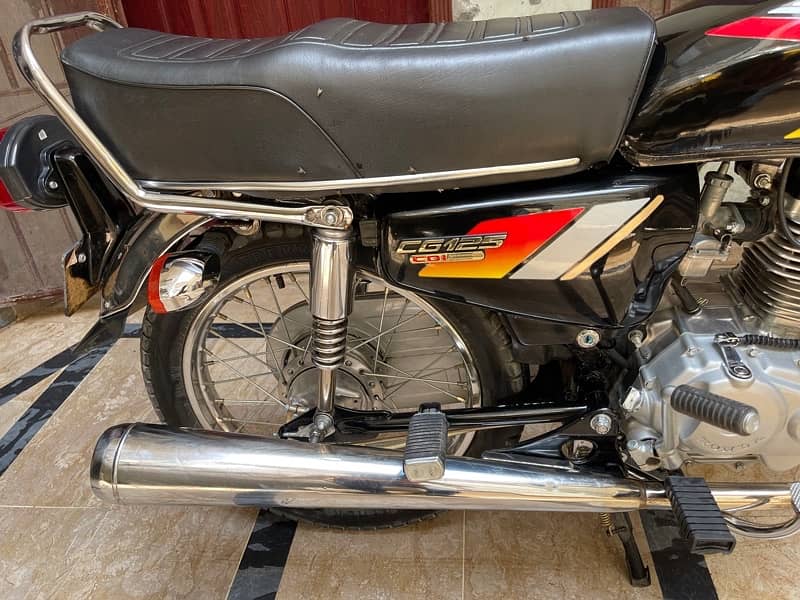 CG Honda 125 2004 model brand new condition. 9