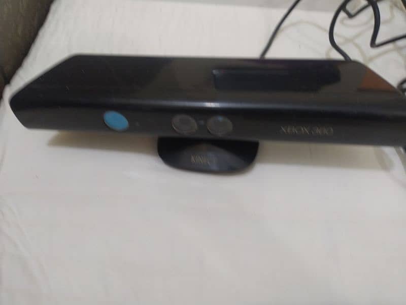 *URGENT SALE* xbox 360 with KINECT SENSOR and 3 controllers 13