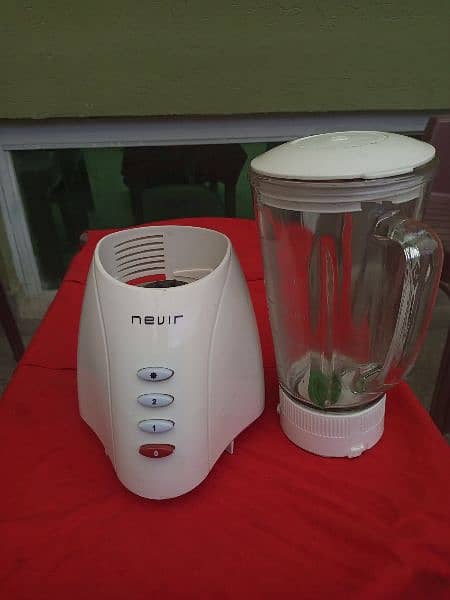 juicer machine with jug 10