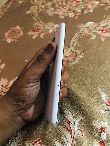 pixel 4a 5g 10/10 condition only set 2