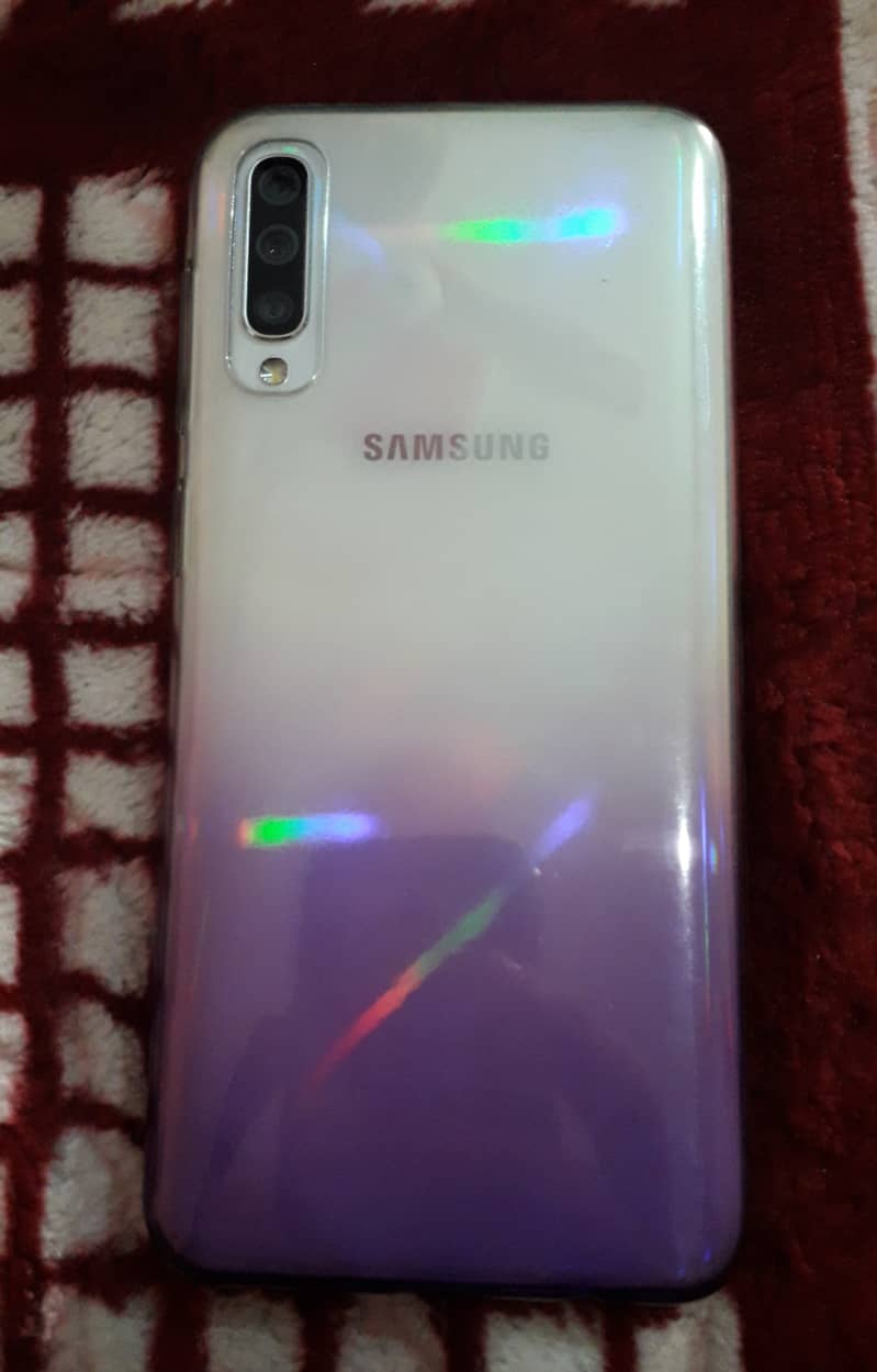 Samsung Galaxy A50 3
