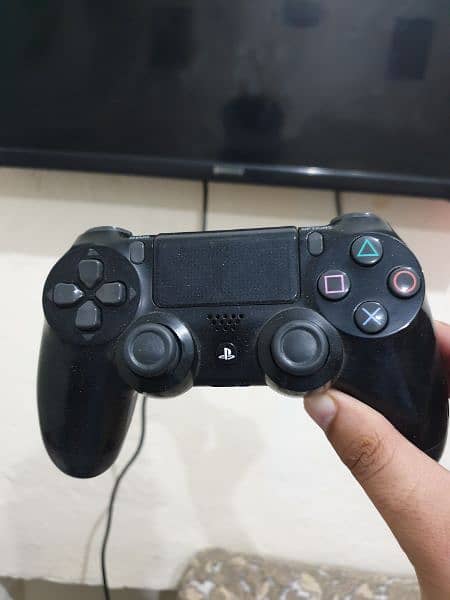 Ps4 Slim 500 gb with Orignal Box Available 2 Controllers and 2 CD 3