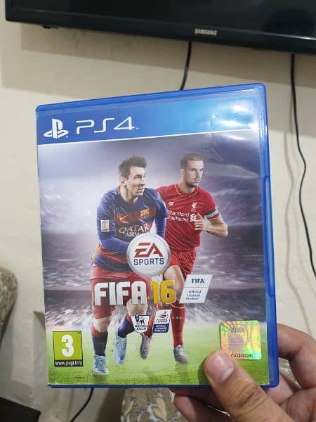Ps4 Slim 500 gb with Orignal Box Available 2 Controllers and 2 CD 7