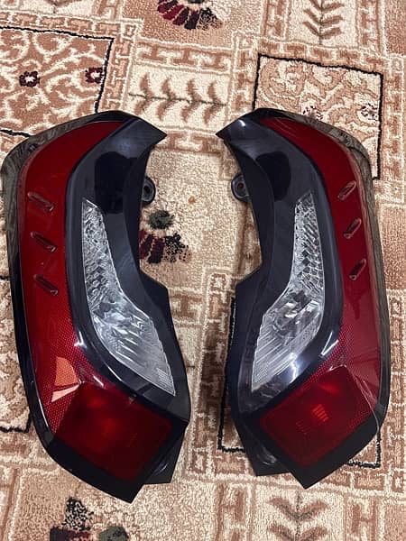 TOYOTA AQUA  ORIGNAL TAIL LIGHTS 0