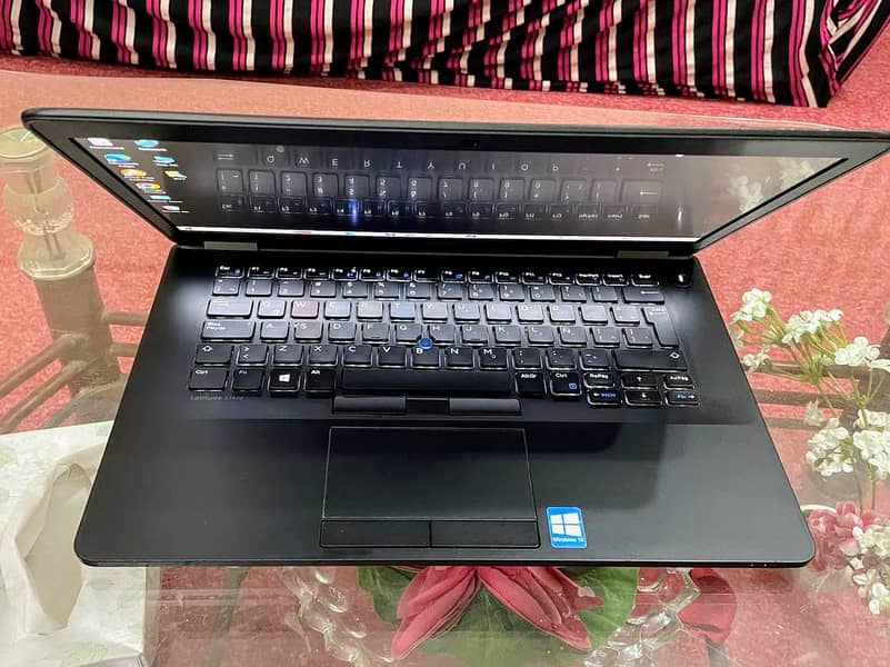 Dell Latitude E7470 Core i7 - 6th Generation Laptop 1