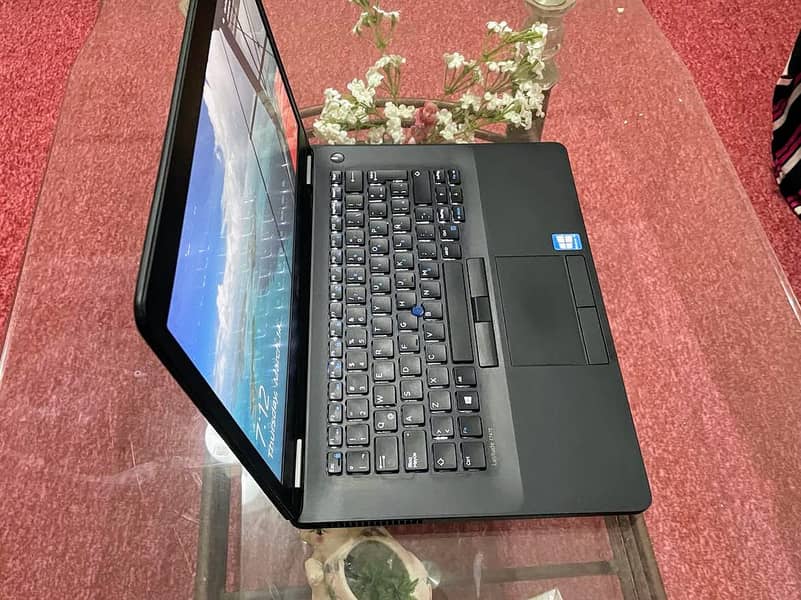 Dell Latitude E7470 Core i7 - 6th Generation Laptop 2