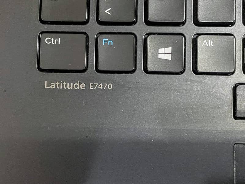 Dell Latitude E7470 Core i7 - 6th Generation Laptop 4