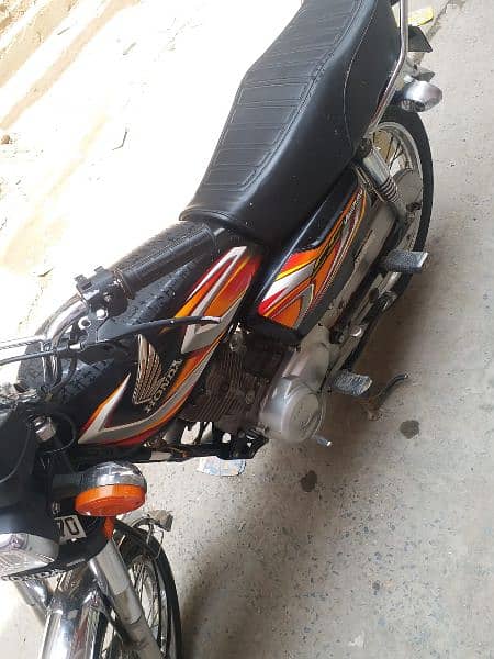 I sale my Honda 125 all okay one hand uesd 2