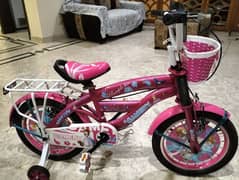 girls cycle