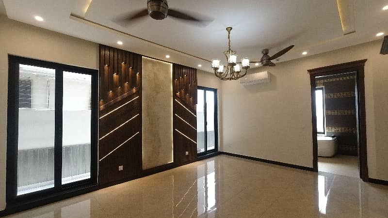 1 Kanal House For sale Available In DHA Defence 14