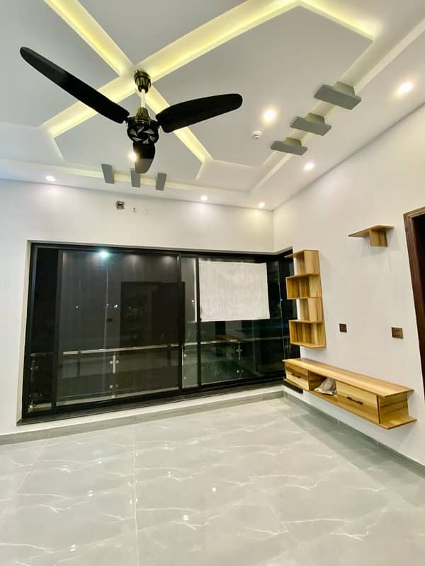 5 Marla House Available for Rent In DHA 9 Town. 4