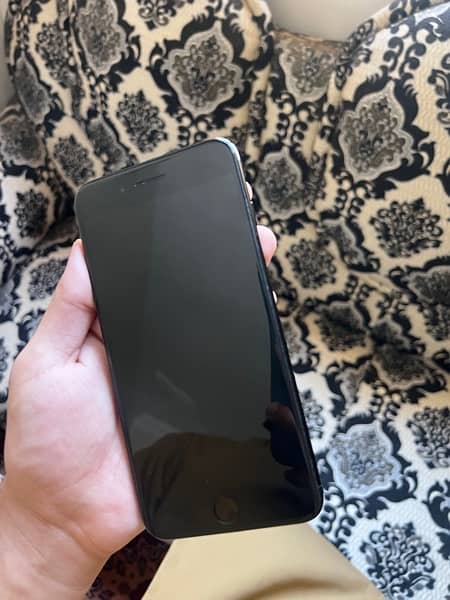 iphone 7 plus 128gb with box non pta Sim working 2