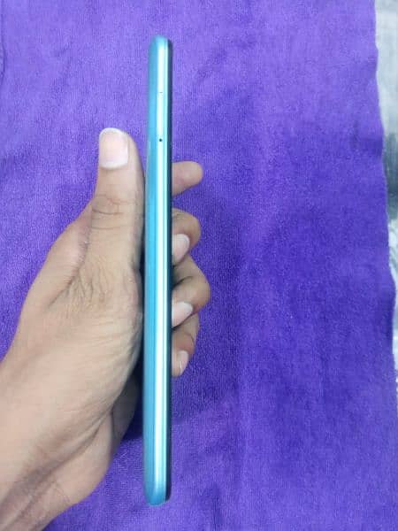 Infinix hot 10 play 10/9 condition 4