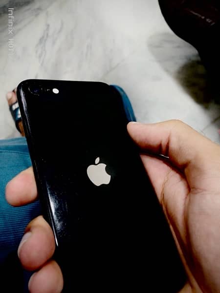 iPhone SE 2020 ( 2nd Generation ) 0