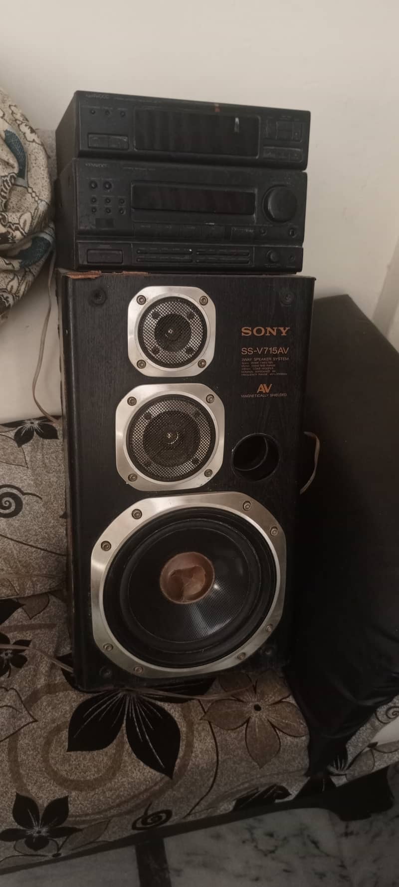 Sony speaker 0