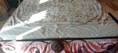 queen bed without metres strong bed VIP condition for sale 0