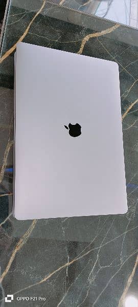 MacBook Pro 2019 16" i9 3