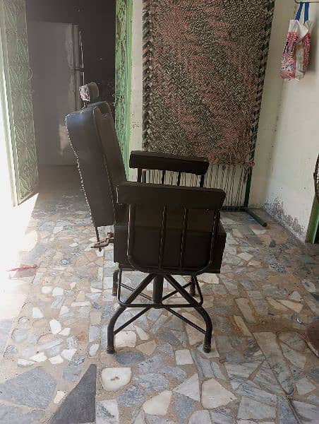 saloon chair good condition 2