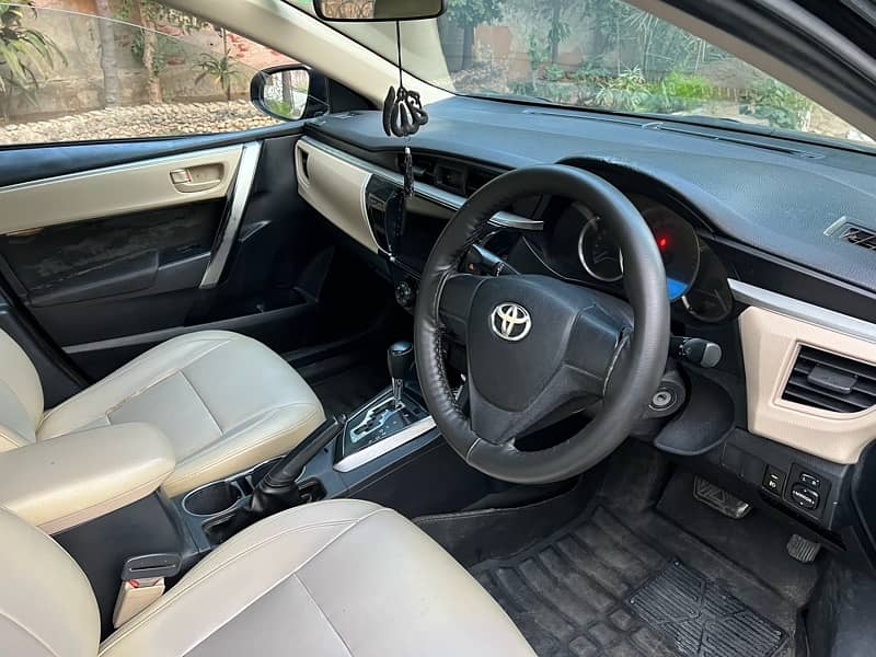 Toyota Corolla GLI 2015 Automatic 10