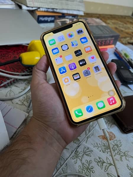 Iphone 11 pro max 256gb pta approved 1