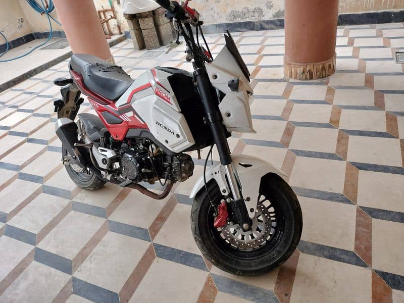 Honda grom replica 0