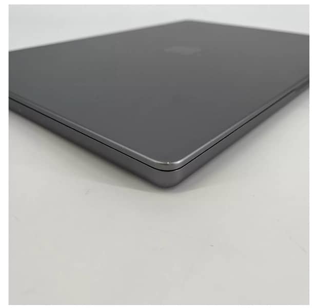 Macbook Pro m1 Max 10 core cpu 32 core gpu 32gb ram 1tb storage 8