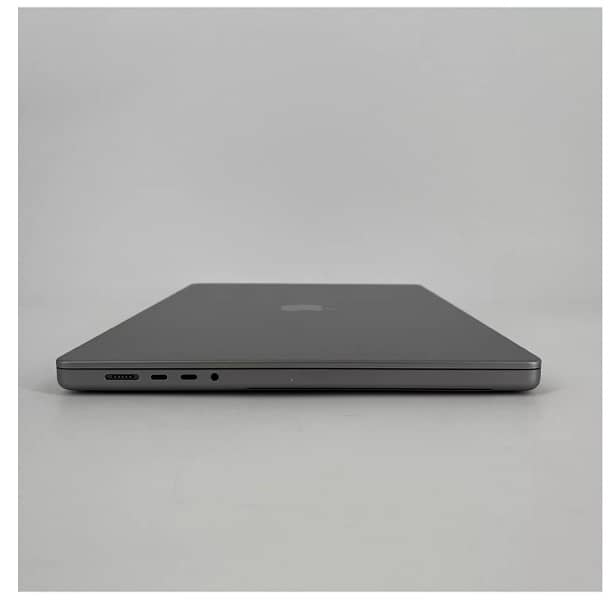 Macbook Pro m1 Max 10 core cpu 32 core gpu 32gb ram 1tb storage 9