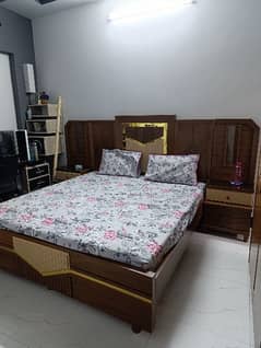 wallnut polished king size bed with side table & mattress 0
