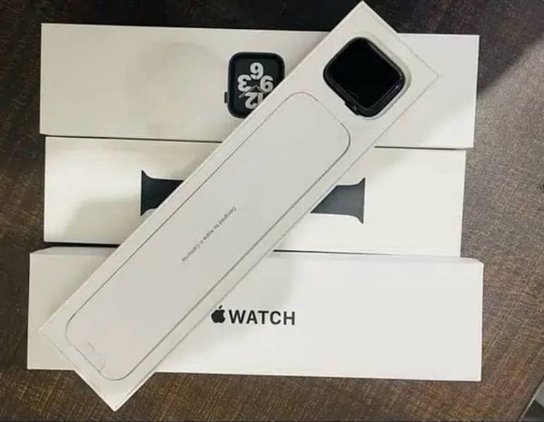 Apple Watch SE 44mm 0