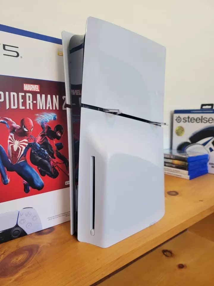 Sony PS5 Slim Marvel's Spider-Man 2 Bundle 1TB Disc Edition 4