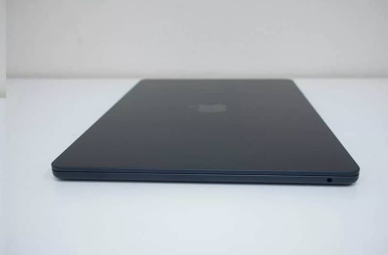 Apple MacBook Air 2024 15 Inch Apple M3 512GB SSD 16GB RAM 10C GPU 8