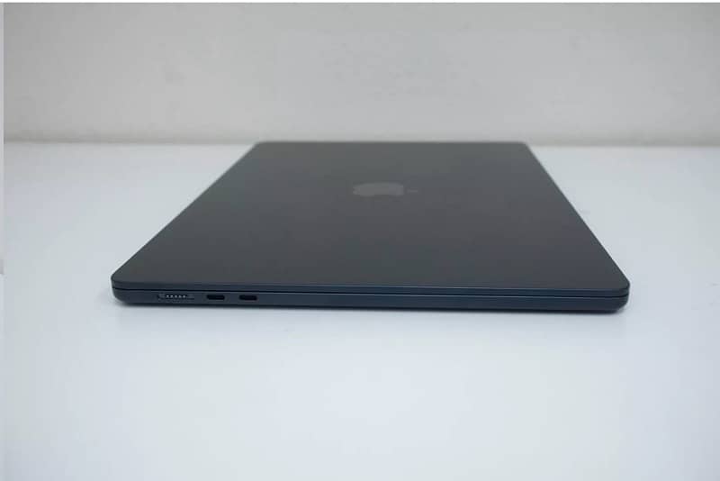 Apple MacBook Air 2024 15 Inch Apple M3 512GB SSD 16GB RAM 10C GPU 11