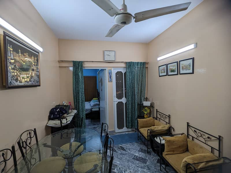 Flat For Buy in Gulistan e Jauhar Block 15 Uni Classic Next to Darul Sehat Hospital. . 4