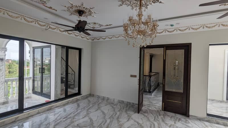 BEAUTIFUL UPPER PORTION FOR RENT AVAILABLE WITH GAS 3