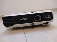 Epson Projector  ( new )