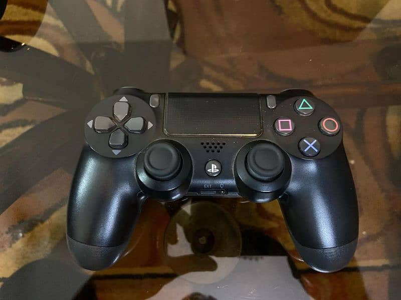 PS4 Slim 2 controllers + rdr2 (negotiable) 2