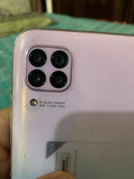 huawei nova 7i 10/10 condition hai with box with  new 40 w charger 10
