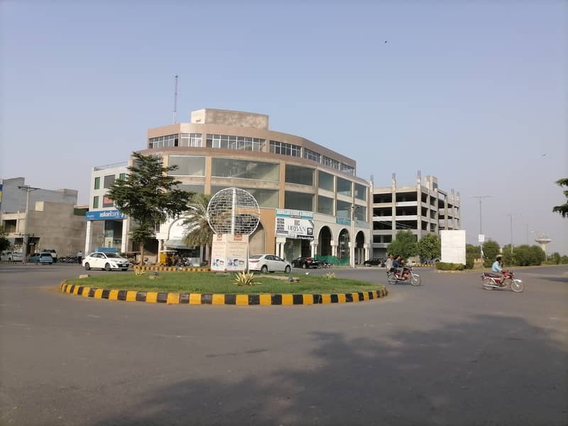 8 Marla Possession Plot For Sale In Broadway Commercial In Paragon City Lahore 1