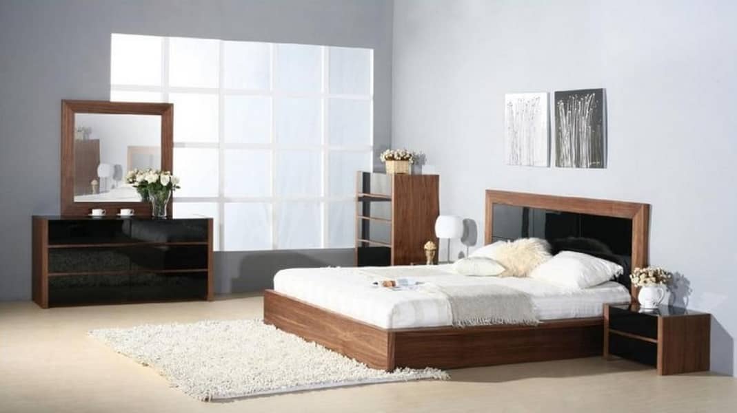 Furniture & Home Decor / Beds & Wardrobes / Beds 12