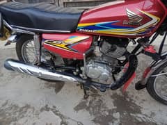 Honda 125 2019/2020 model brand new condition Only WhatsApp contact