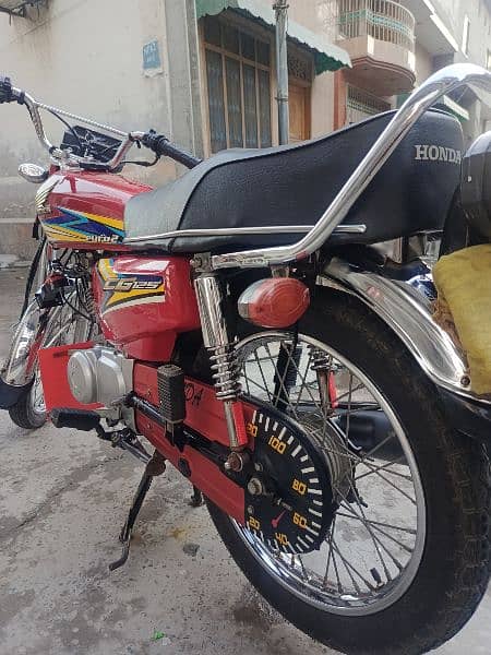 Honda 125 2019/2020 model brand new condition Only WhatsApp contact 1
