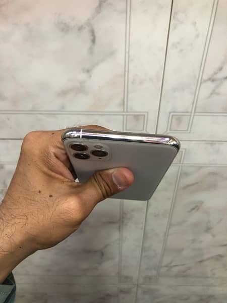 IPhone 11 pro max 512gb pta Approved 6