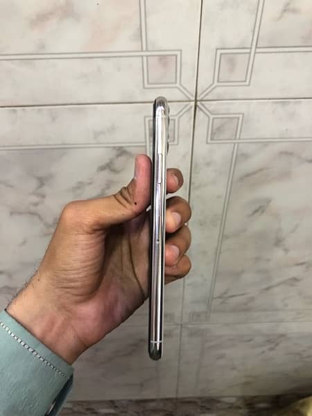 IPhone 11 pro max 512gb pta Approved 8