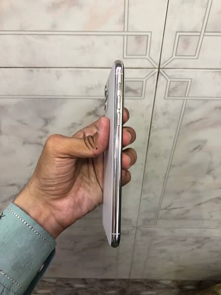 IPhone 11 pro max 512gb pta Approved 9