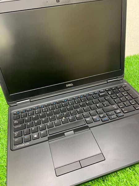 DELL 5550 Core i3 5TH Generation 15 inch Display 3