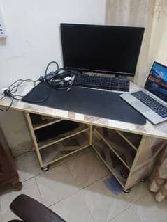 selling laptop or computer tablw