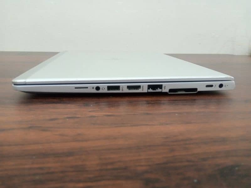 Hp EliteBook 830 G5- core I-5 8th Gen ,8gen Ram ,256 gb SSD 1